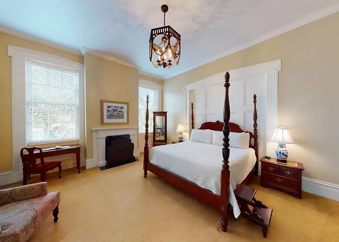 The Presidents\' Quarters Inn