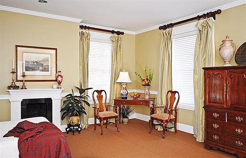 The Presidents' Quarters Inn 4*